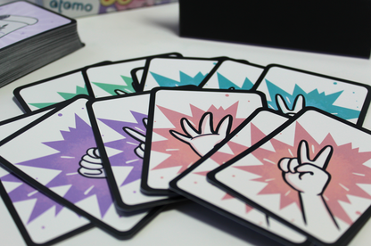 UNICORNIA - JUEGO DE CARTAS - ÁTOMO GAMES