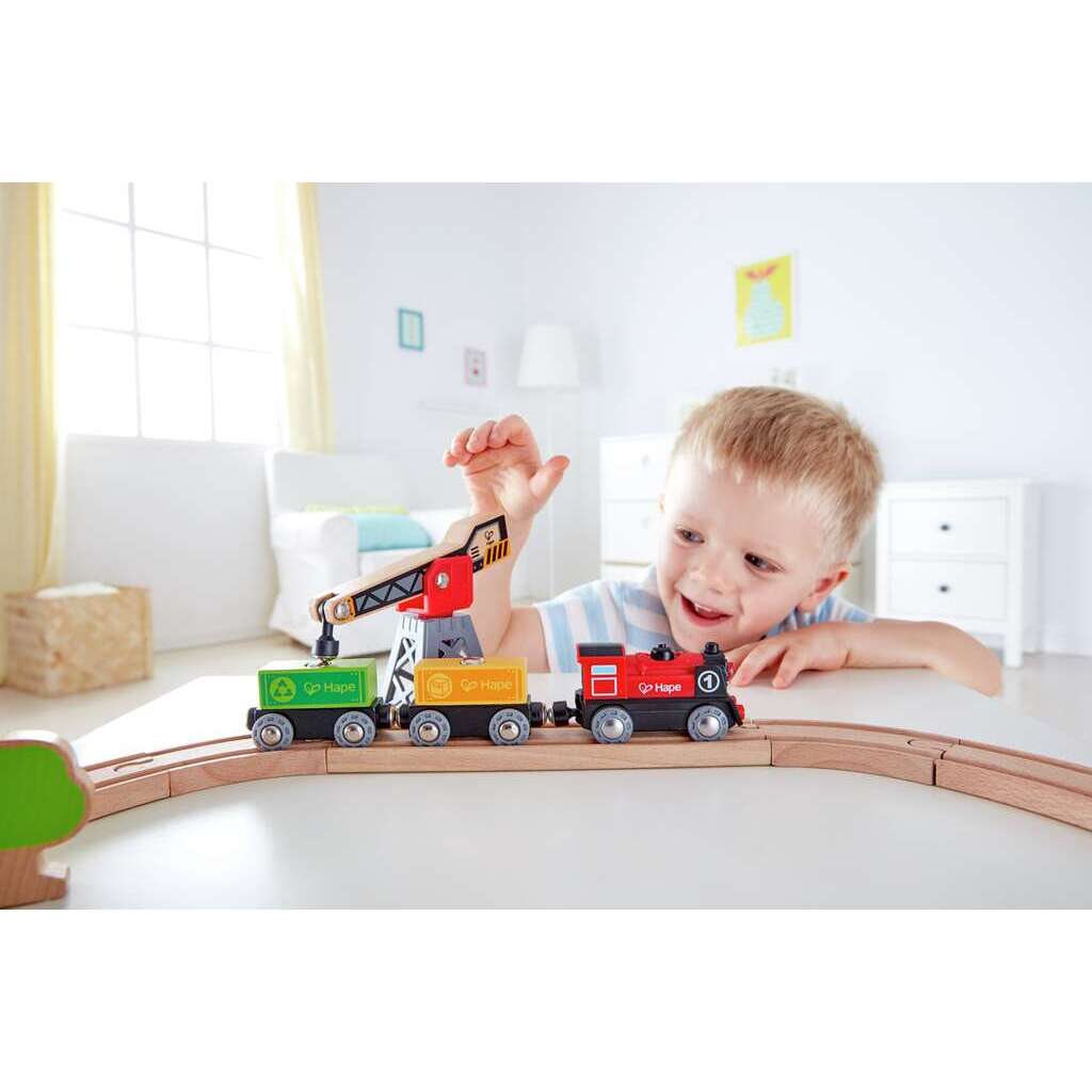 TREN DE MADERA- BUCLE ENTREGA DE CARGA- HAPE